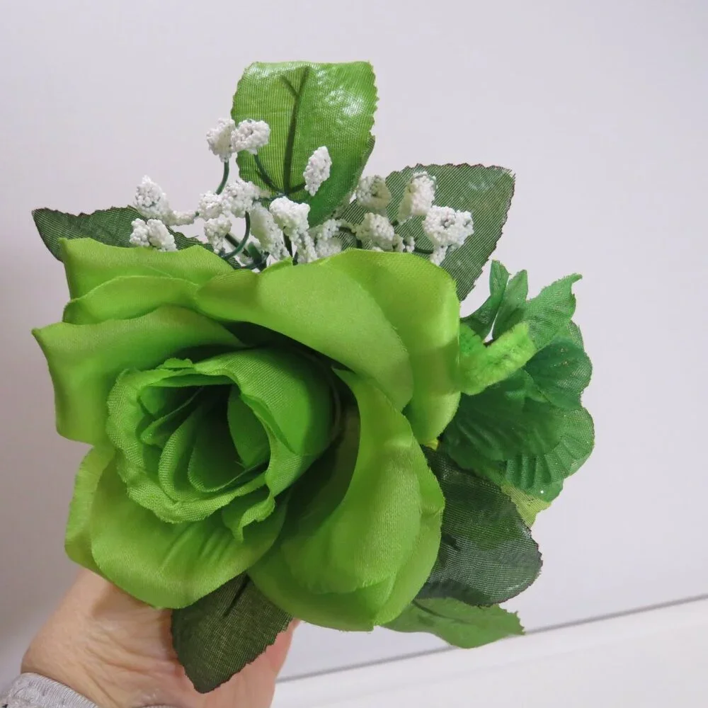 (1) Green Rose boutonniere with baby's breath Faux flower
